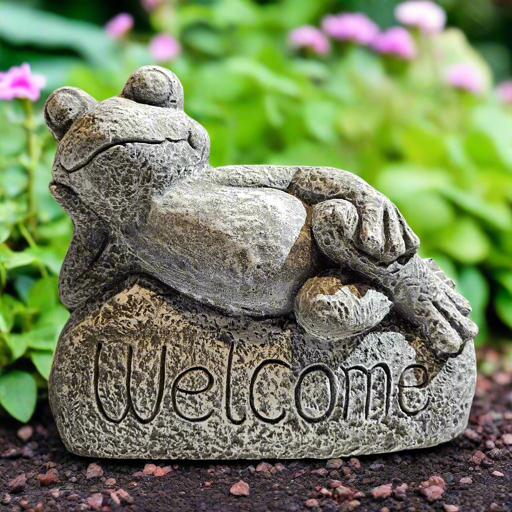 Grand Froggy Welcome Statue (13" x 15")-0